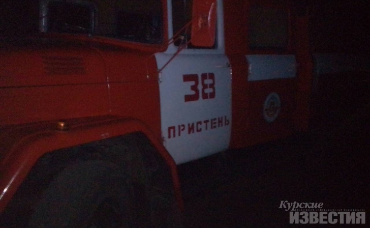 В Курской области в жилом доме сгорела крыша и рухнул потолок В Курской области в жилом доме сгорела крыша и рухнул потолок