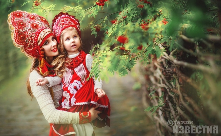 Курян приглашают принять участие в конкурсе «Мама и дети в национальных костюмах» Курян приглашают принять участие в конкурсе «Мама и дети в национальных костюмах»