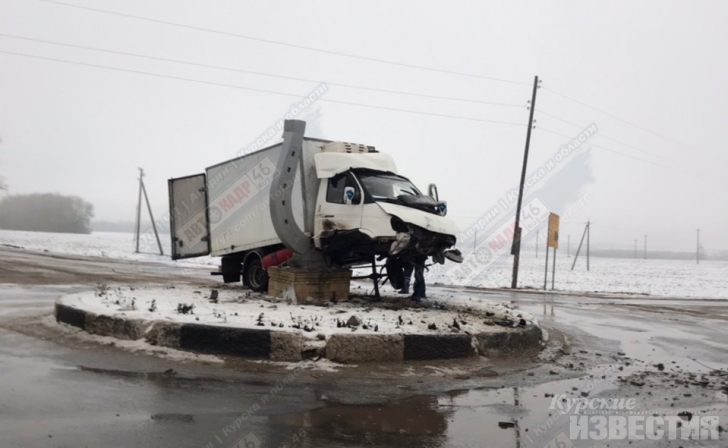 В Курской области водитель «Газели» врезался в подкову В Курской области водитель «Газели» врезался в подкову