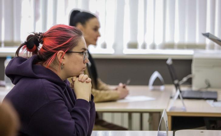 ЕГЭ 15 лет спустя: корреспондент «Курских известий» сдала пробный экзамен ЕГЭ 15 лет спустя: корреспондент «Курских известий» сдала пробный экзамен