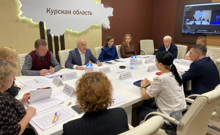 «Используем все возможные рычаги, чтобы стабилизировать их»: в Курске обсудили цены в продуктовых магазинах «Используем все возможные рычаги, чтобы стабилизировать их»: в Курске обсудили цены в продуктовых магазинах