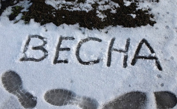 Курск от весеннего снегопада убирали 40 единиц техники Курск от весеннего снегопада убирали 40 единиц техники