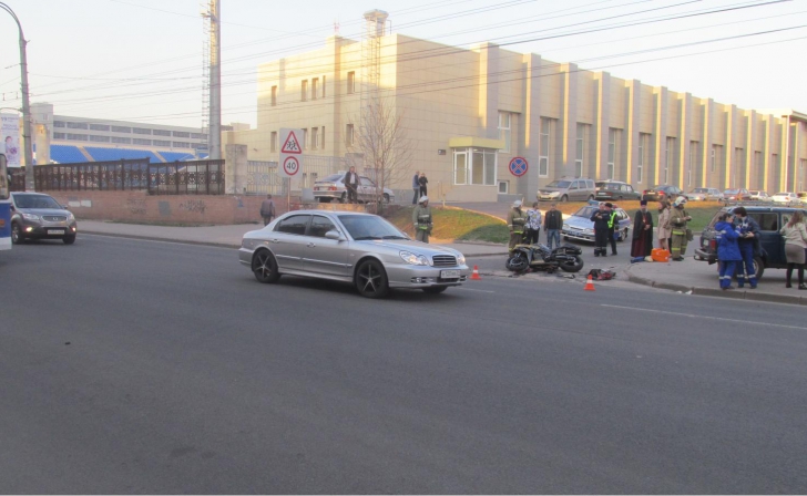 В Курске мотоциклист, столкнувшись с автомобилем,сломал позвоночник В Курске мотоциклист, столкнувшись с автомобилем,сломал позвоночник