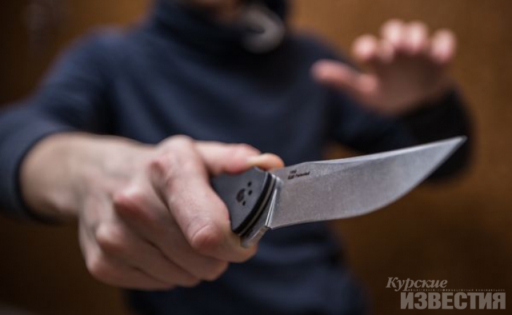 Курянин обиделся на тещу приятеля и зарезал ее Курянин обиделся на тещу приятеля и зарезал ее