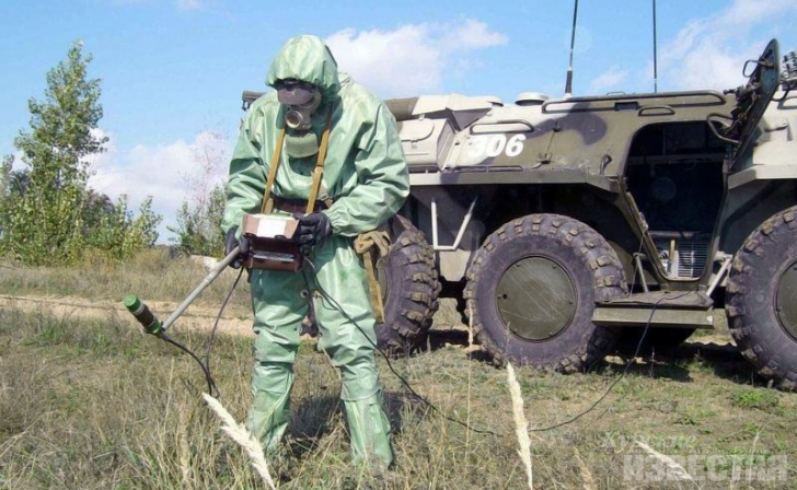 Курские военнослужащие борются с условной радиацией Курские военнослужащие борются с условной радиацией