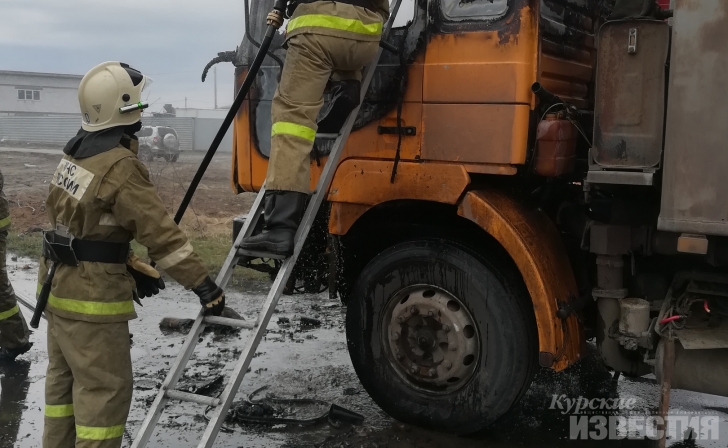 В Курском районе горел самосвал В Курском районе горел самосвал