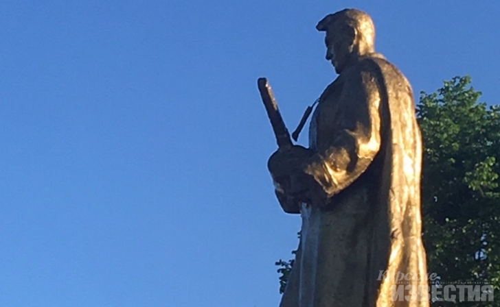 Курская область. Частично разрушившийся памятник советским солдатам в Судже отремонтируют Курская область. Частично разрушившийся памятник советским солдатам в Судже отремонтируют