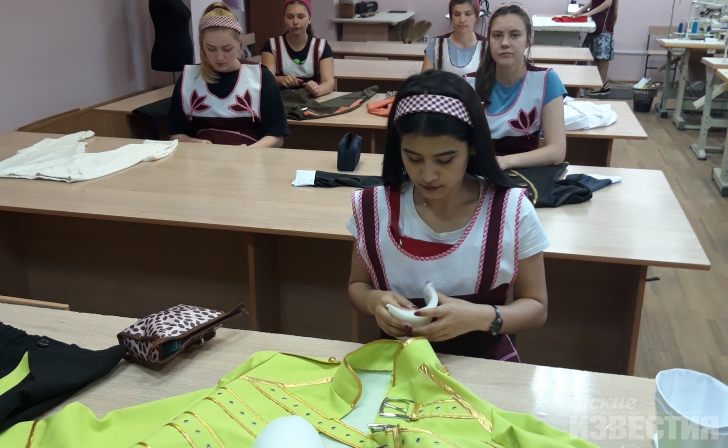 Герои «Чиполлино» вдохновили курян на создание модной коллекции Герои «Чиполлино» вдохновили курян на создание модной коллекции
