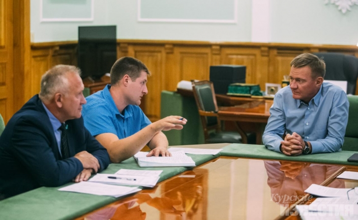 Курские власти требуют ужесточить применение пестицидов на полях Курские власти требуют ужесточить применение пестицидов на полях