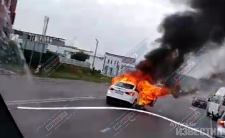 Под Курском загорелся «Форд», двое пострадавших Под Курском загорелся «Форд», двое пострадавших