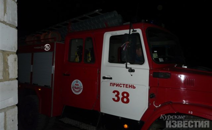 Курская область. В жилом доме в Пристенском районе сгорела кровля Курская область. В жилом доме в Пристенском районе сгорела кровля