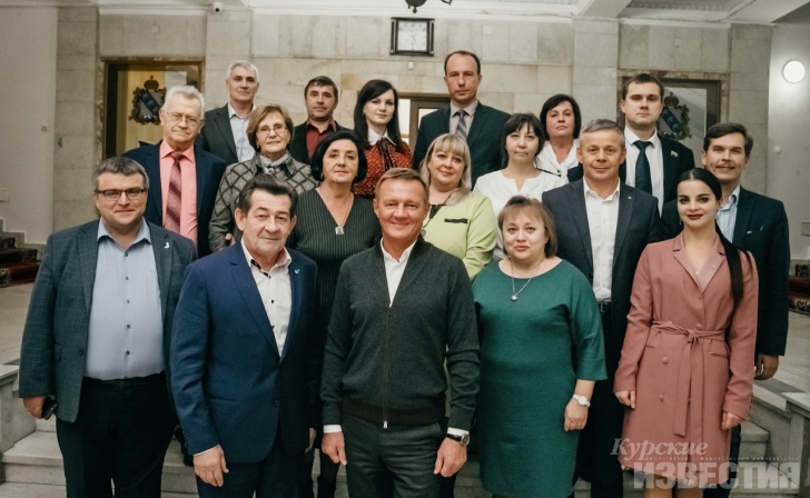 Роман Старовойт встретился с курянами - победителями конкурса грантов президента РФ Роман Старовойт встретился с курянами - победителями конкурса грантов президента РФ