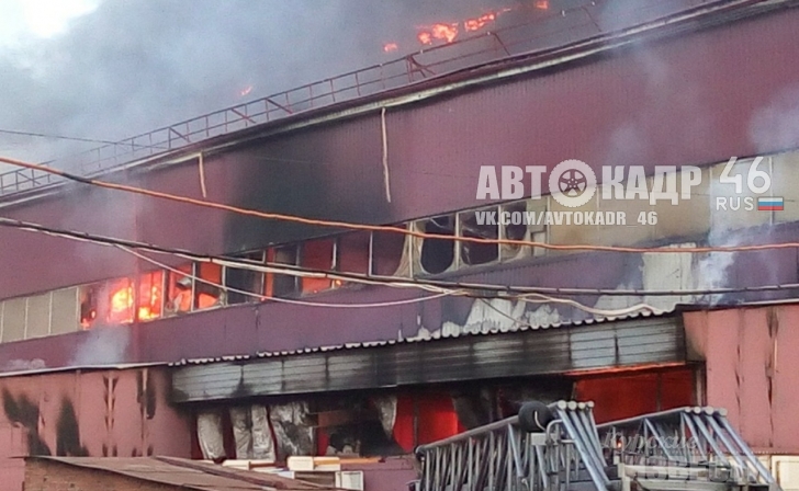 Площадь пожара на курском заводе «Оптидор» составила около 300 кв. метров Площадь пожара на курском заводе «Оптидор» составила около 300 кв. метров