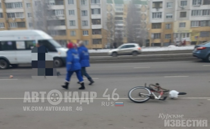 Курск. На проспекте Клыкова автомобиль «Киа Рио» сбил велосипедиста Курск. На проспекте Клыкова автомобиль «Киа Рио» сбил велосипедиста