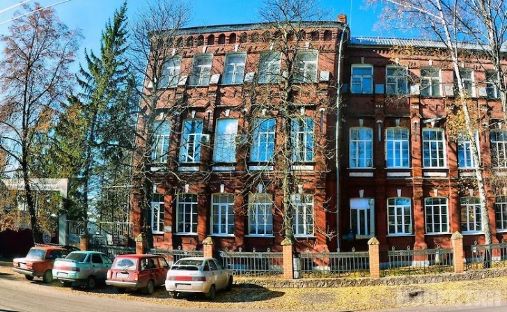 В здании бывшего ликёро-водочного завода в Курске оборудуют офисный центр? В здании бывшего ликёро-водочного завода в Курске оборудуют офисный центр?