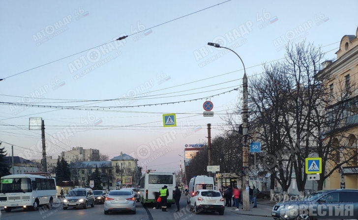 В Курске автобус сбил девочку возле «Куряночки» В Курске автобус сбил девочку возле «Куряночки»