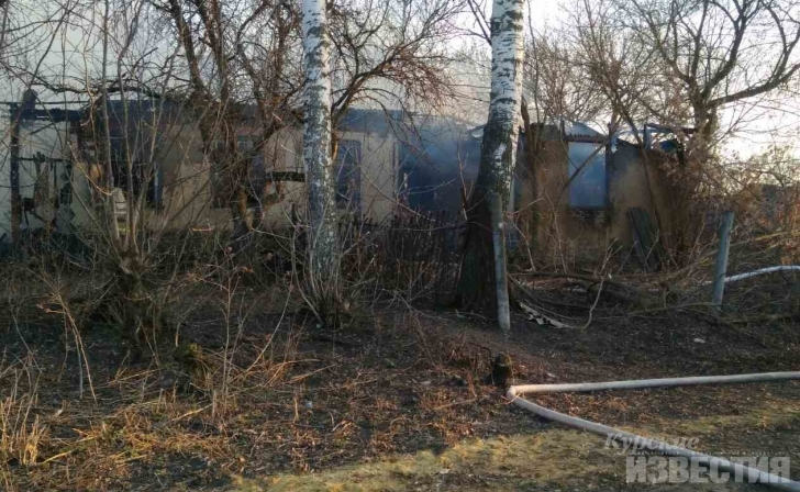 В Курской области сгорел жилой дом, пострадал мужчина В Курской области сгорел жилой дом, пострадал мужчина