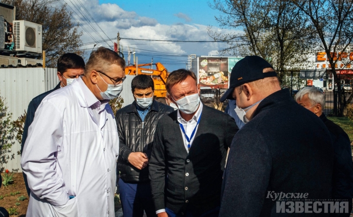 Курский губернатор проверил готовность городского роддома и больницы №6 к приему больных коронавирусом Курский губернатор проверил готовность городского роддома и больницы №6 к приему больных коронавирусом