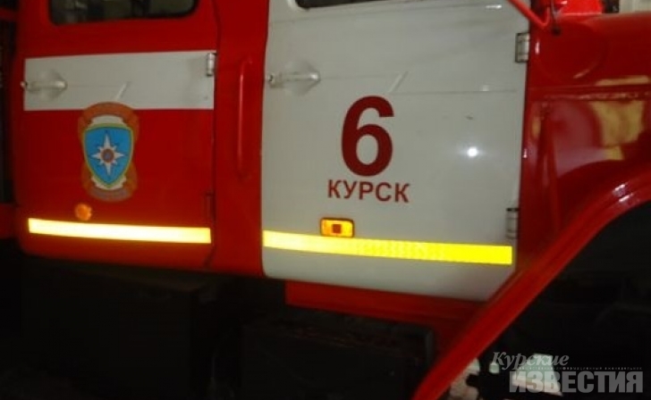 В Курске из горящей многоэтажки пожарные спасли 18 человек В Курске из горящей многоэтажки пожарные спасли 18 человек