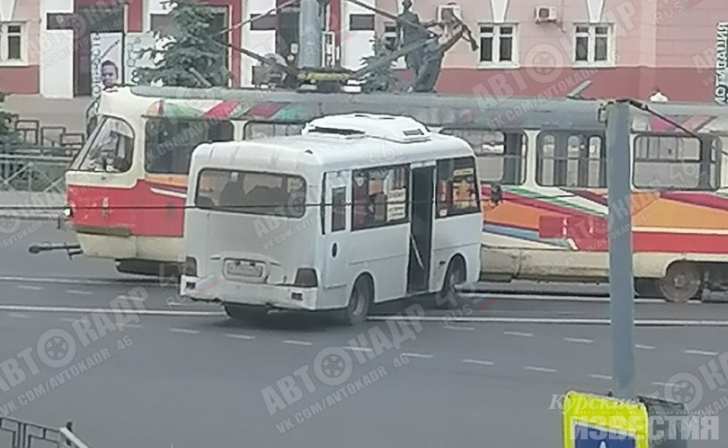 ДТП с трамваем и маршруткой в центре Курска оказалось фейком? ДТП с трамваем и маршруткой в центре Курска оказалось фейком?