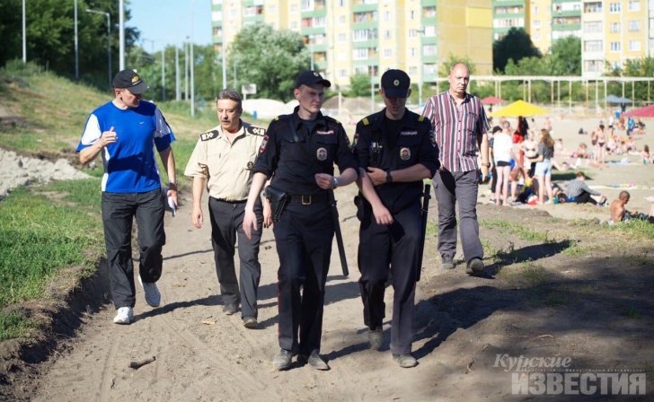 Курские спасатели и чиновники проводят рейд по пляжам Курские спасатели и чиновники проводят рейд по пляжам