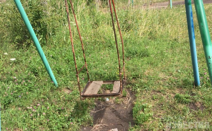 Жительница Курской области рассказала, как ее ребенок сломал ключицу на детской площадке Жительница Курской области рассказала, как ее ребенок сломал ключицу на детской площадке