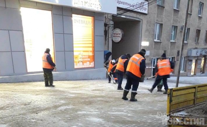 На улицах Курска сегодня работают около 50 единиц техники На улицах Курска сегодня работают около 50 единиц техники