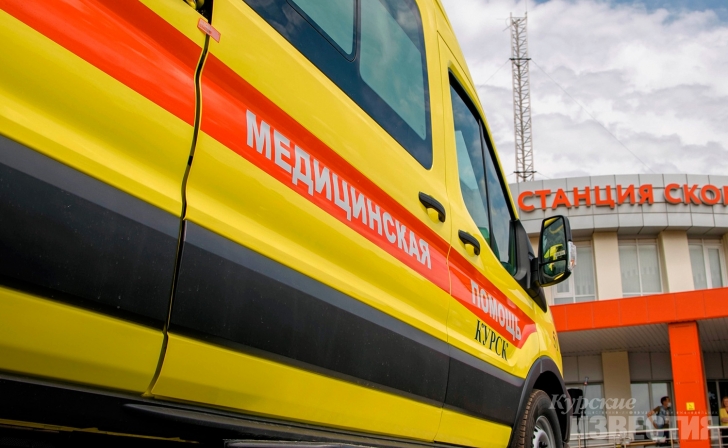 Трое курян получили переломы, катаясь на «ватрушках» Трое курян получили переломы, катаясь на «ватрушках»