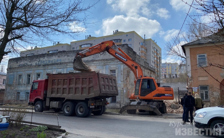 Курский комитет по охране объектов культурного наследия приостановил снос ворот городской усадьбы Курский комитет по охране объектов культурного наследия приостановил снос ворот городской усадьбы