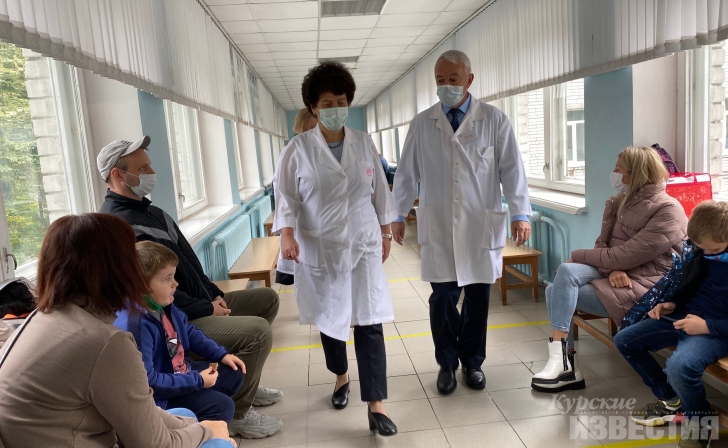 Курских детей осмотрели врачи из детской клинической больницы им. Пирогова Курских детей осмотрели врачи из детской клинической больницы им. Пирогова