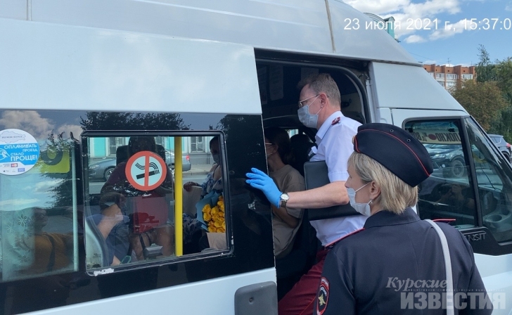 Олег Климушин рассказал, как реагируют куряне на проверку пассажиров маршруток на соблюдение масочного режима Олег Климушин рассказал, как реагируют куряне на проверку пассажиров маршруток на соблюдение масочного режима