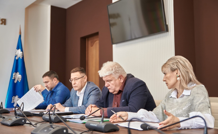 куцак курск. новости курск 1 октября. мэр г курска куцак. железногорск курская область аллея. дольщики железногорск.