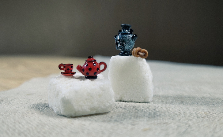 Курянка создаёт микромиры в скорлупе грецких орехов