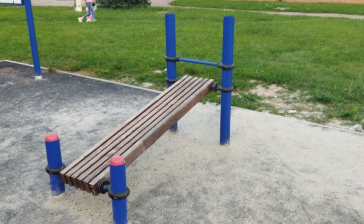 В районе Курской области отремонтировали спортивную площадку за 1,8 млн рублей