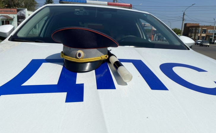 В центре Курска в ДТП с автомобилем ГИБДД пострадали три пожилые женщины