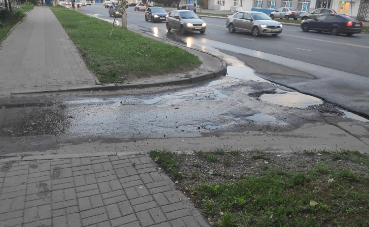 В Курске в проблемных домах по ул.Сумская ремонт канализации пообещали сделать к 15 сентября