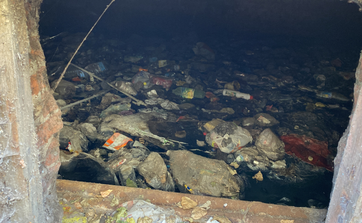 Жильцы поспорили о качестве ремонта с директором УК в доме на Сумской Жильцы поспорили о качестве ремонта с директором УК в доме на Сумской