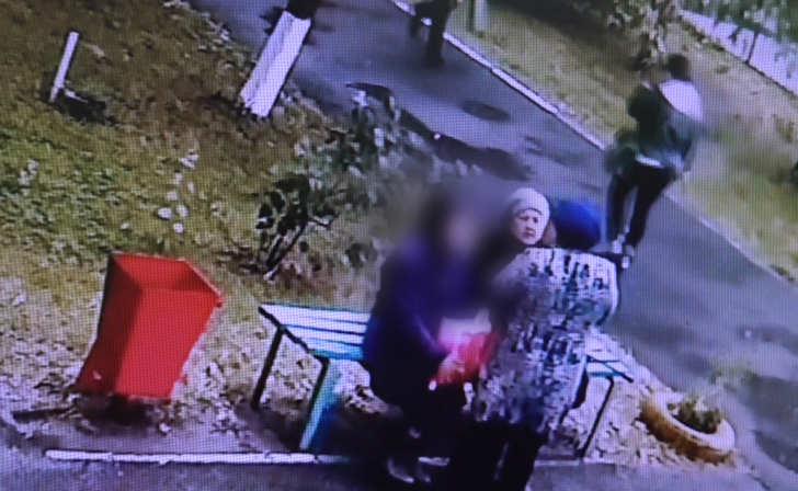 В Курске ищут двух лжегадалок, обманувших пенсионерку