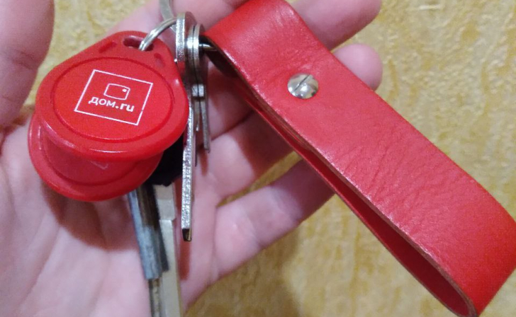 В Курске 24 детям-сиротам вручили договоры на предоставление жилья