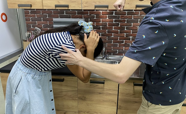 Прокуратура проводит проверку по факту избиения курянки