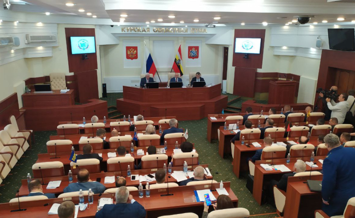 Сотрудник аппарата Курской облдумы получил повестку