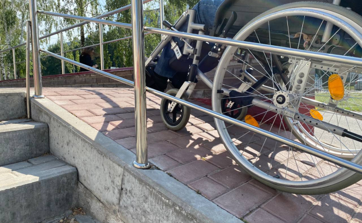 Перевозчика обязали переделать автобус, чтобы в нем могли ездить инвалиды