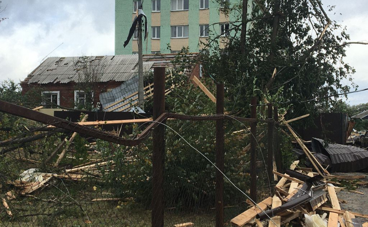 Курянам выплатили 3,8 млн рублей за поврежденное ураганом имущество