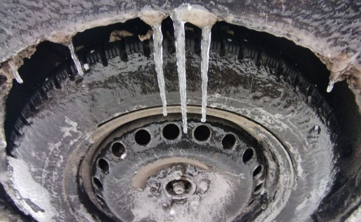 Устранять последствия ледяного дождя в Курской области продолжат и ночью