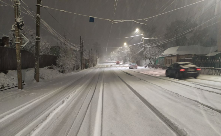 В Курске будут эвакуировать мешающие снегоуборочной технике машины