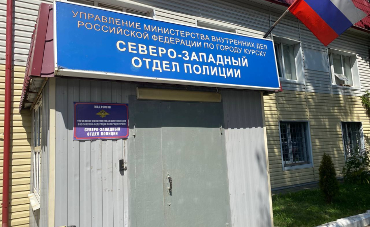 В Курске мужчина забрал из чужой квартиры оргтехнику и ювелирку, открыв замок своим ключом