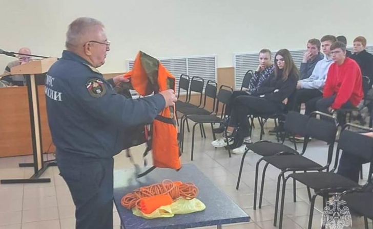 В Курском электромеханическом техникуме рассказали об опасностях выхода на лед