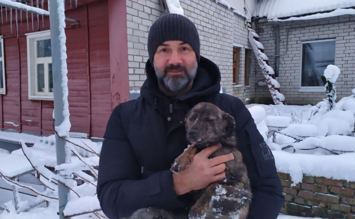 Курянин спас замерзающего в лесопосадке щенка Курянин спас замерзающего в лесопосадке щенка