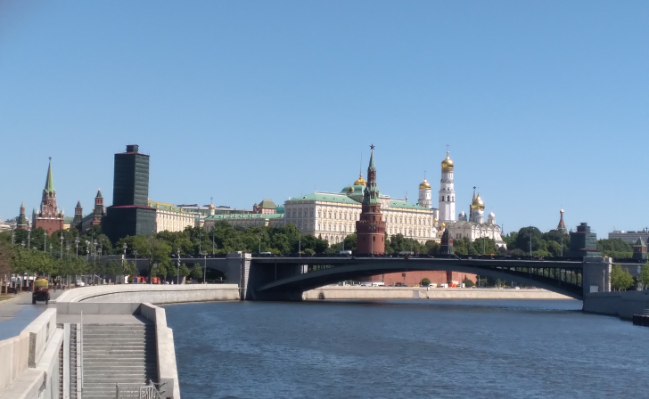 Курян поздравили с Новым годом Владимир Путин и Михаил Мишустин