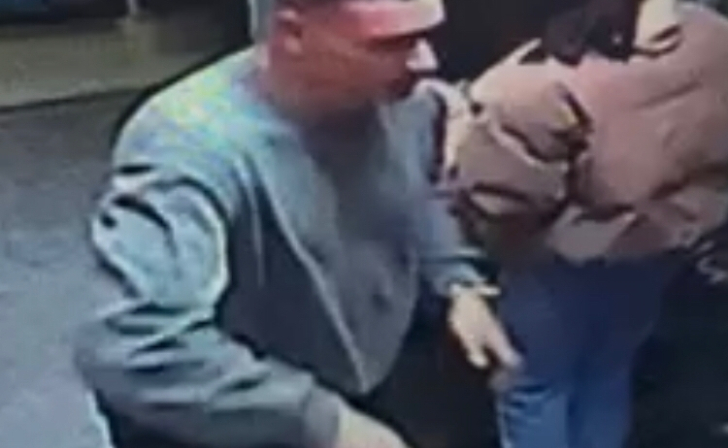 В Курске полиция устанавливает личности парня и девушки, подозреваемых в мошенничестве